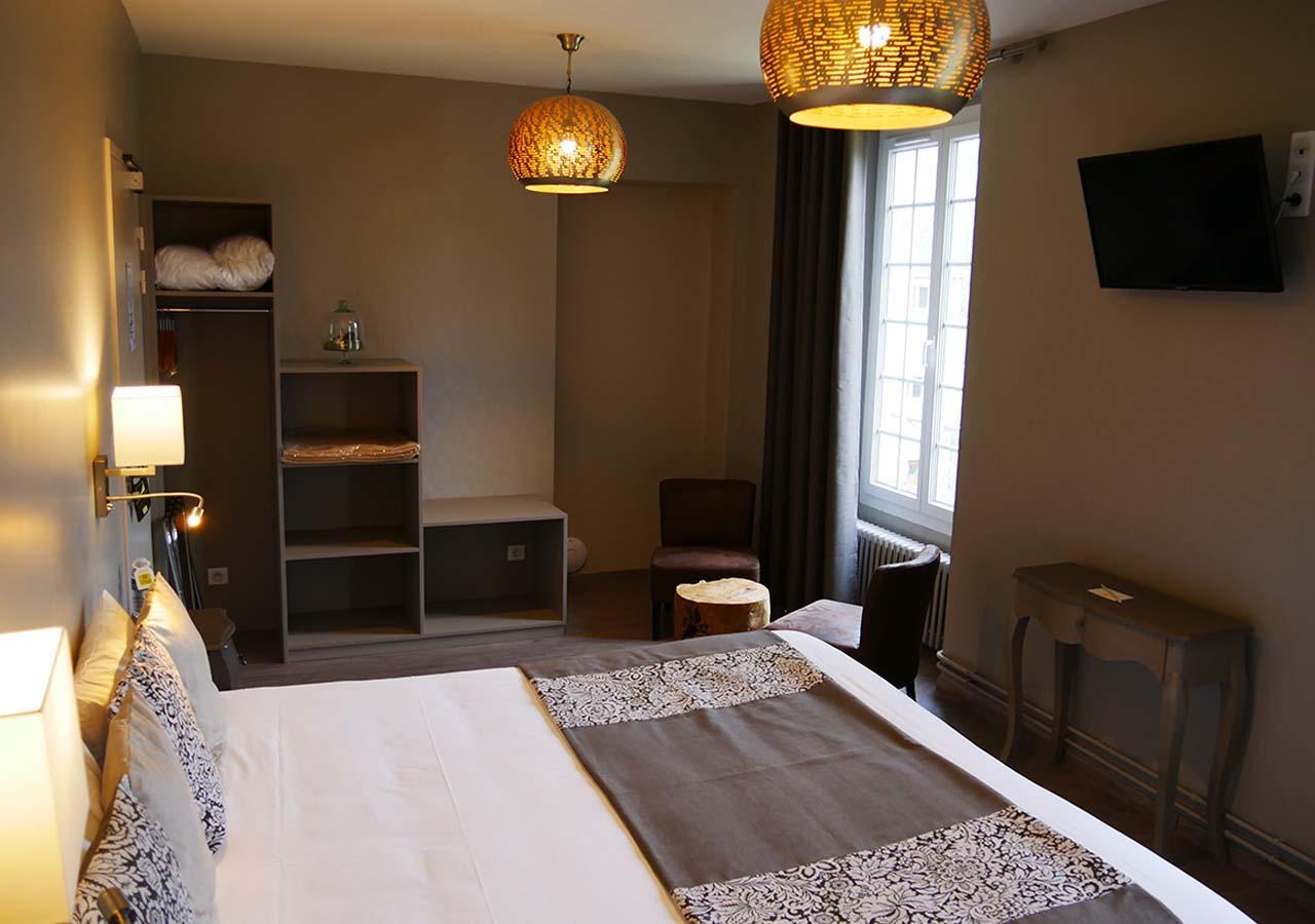 Logis - Auberge De L'Abbaye Thiron-Gardais Luaran gambar